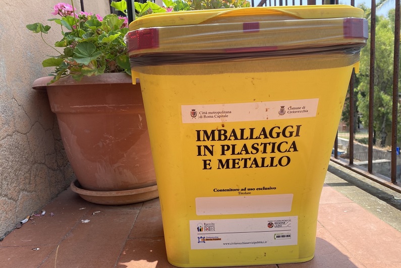 mastello_giallo_plastica.jpg